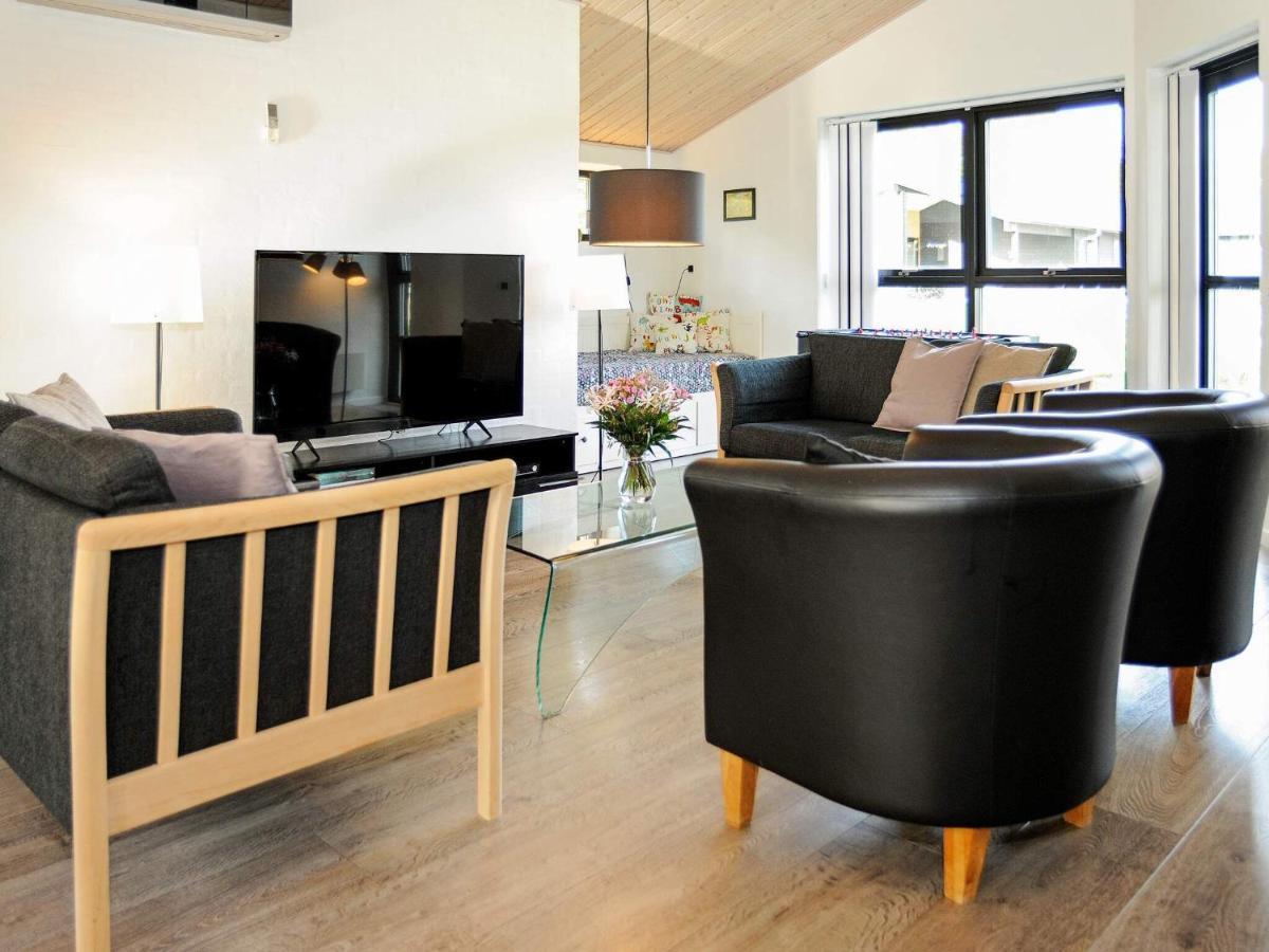 8 Person Holiday Home In Ansager Екстериор снимка